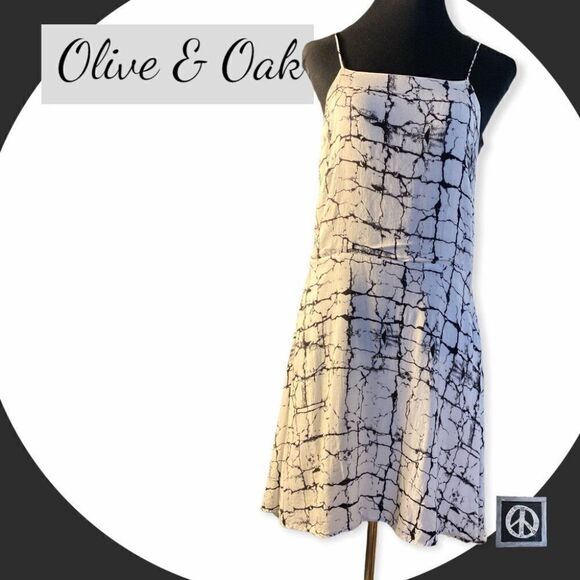𝅺$10$ add on OLIVE & Oak white & black lightweight  dress open strappy back - Picture 6 of 11